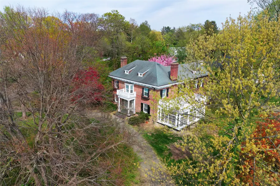 44 North Drive, Manhasset, NY 11030 - Image #2