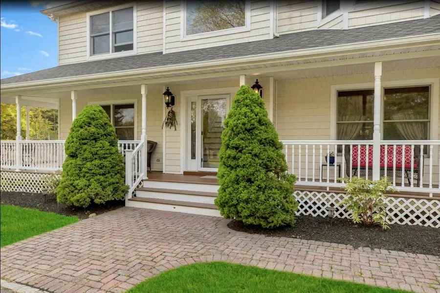 2655 Rocky Point Road, East Marion, NY 11939 - Image #2