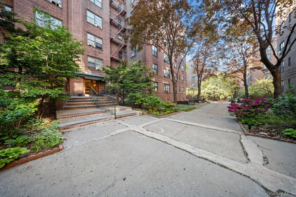 34-41 78 Street #5E, Jackson Heights, NY 11372 - Image #1