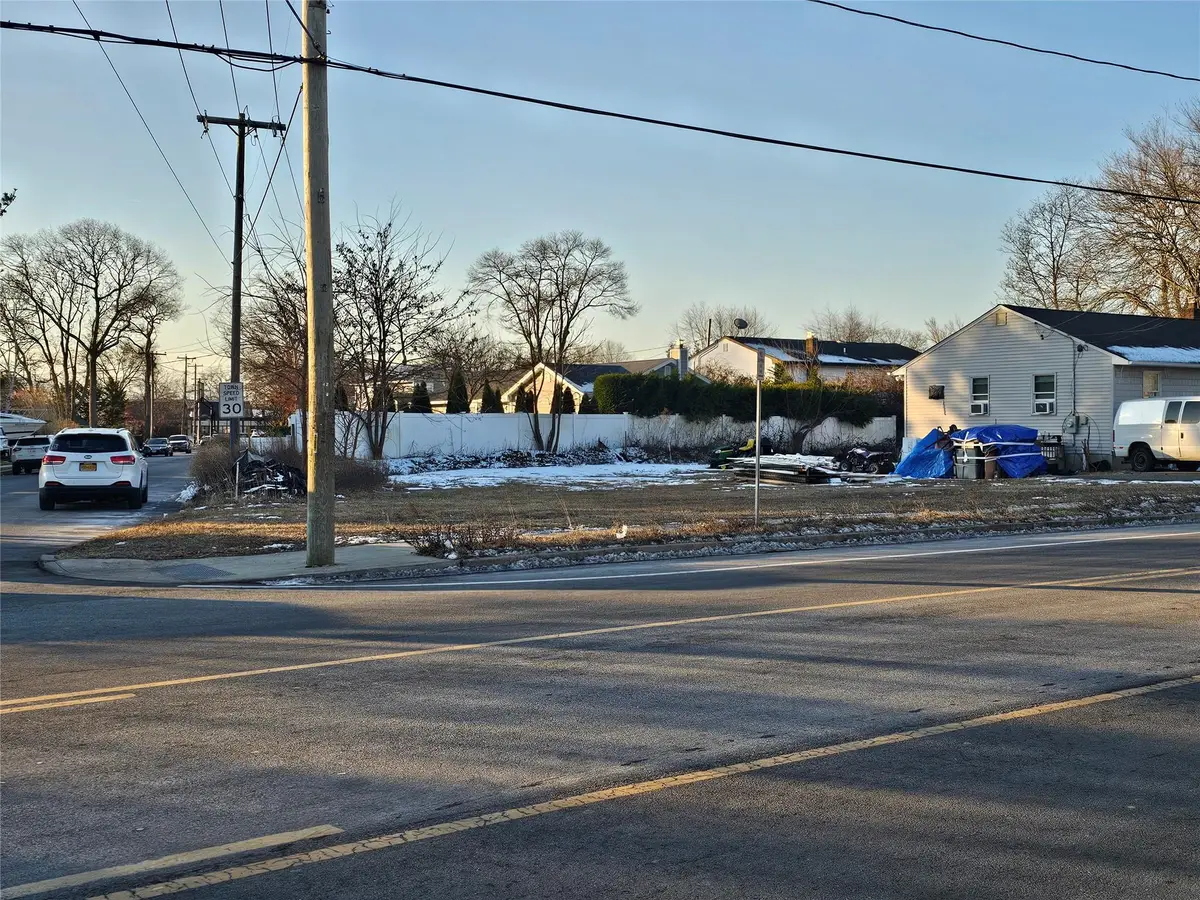 Beach Street, Union Boulevard, West Islip, NY  - Image #1
