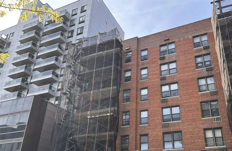 13705 Franklin Avenue #3J, Flushing, NY 11355 - Image #2