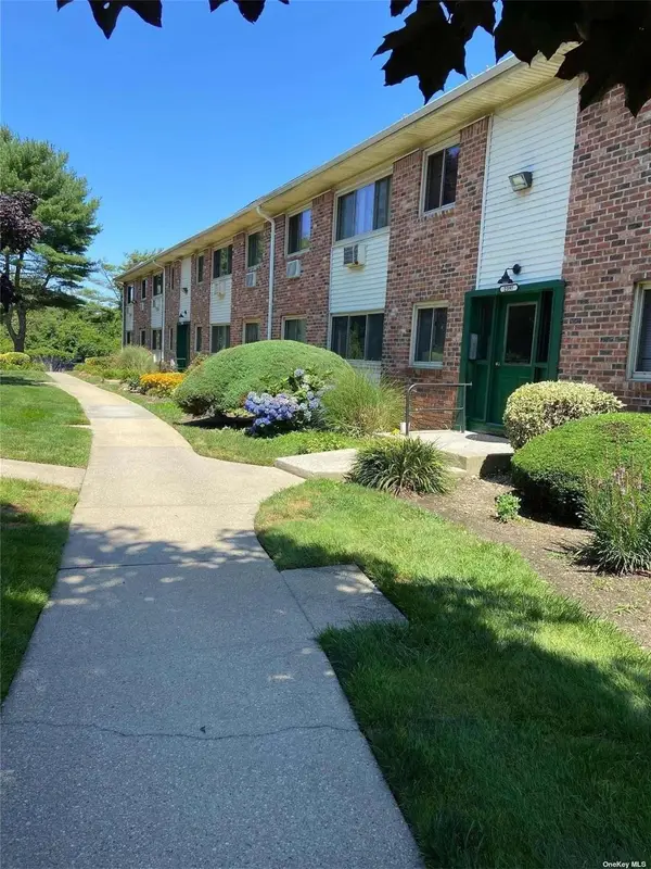 2417 Union Boulevard #2B, Islip, NY 11751