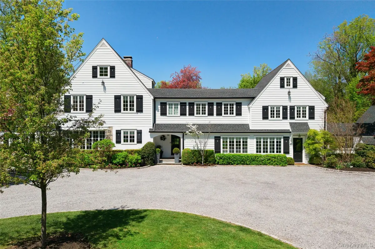 30 Bonnie Heights Road, Manhasset, NY 11030 - Image #1