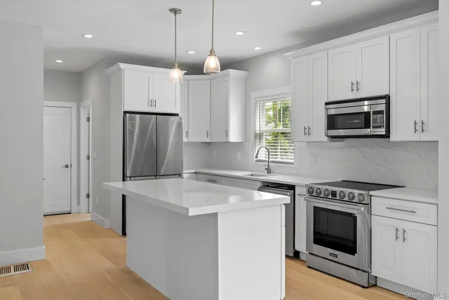 7 Fanning Avenue, Hampton Bays, NY 11946 - Image #3