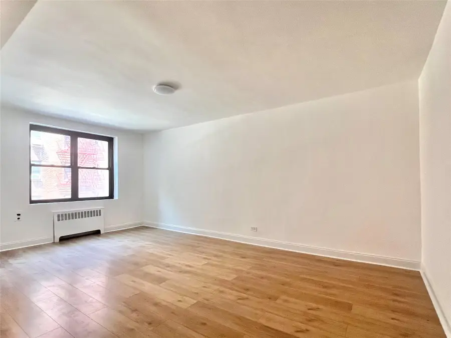 32-22 89 St #204, East Elmhurst, NY 11369 - Image #2
