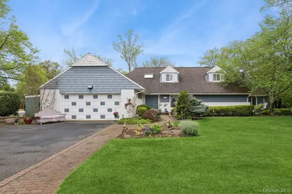 1302 Azure Place, Hewlett Harbor, NY 11557