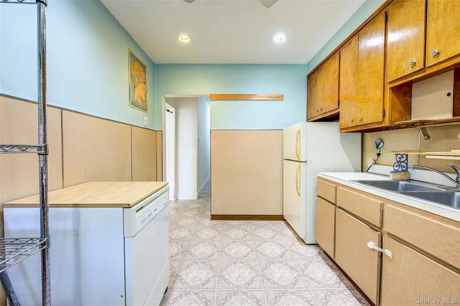 25-35 Crescent Street, Astoria, NY 11102 - Image #3