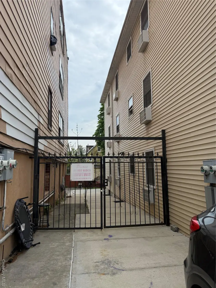 1620 Taylor Avenue, Bronx, NY 10460 - Image #2