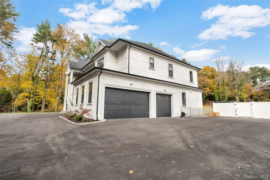 412 Mill River Road, Oyster Bay, NY 11771 - Image #3