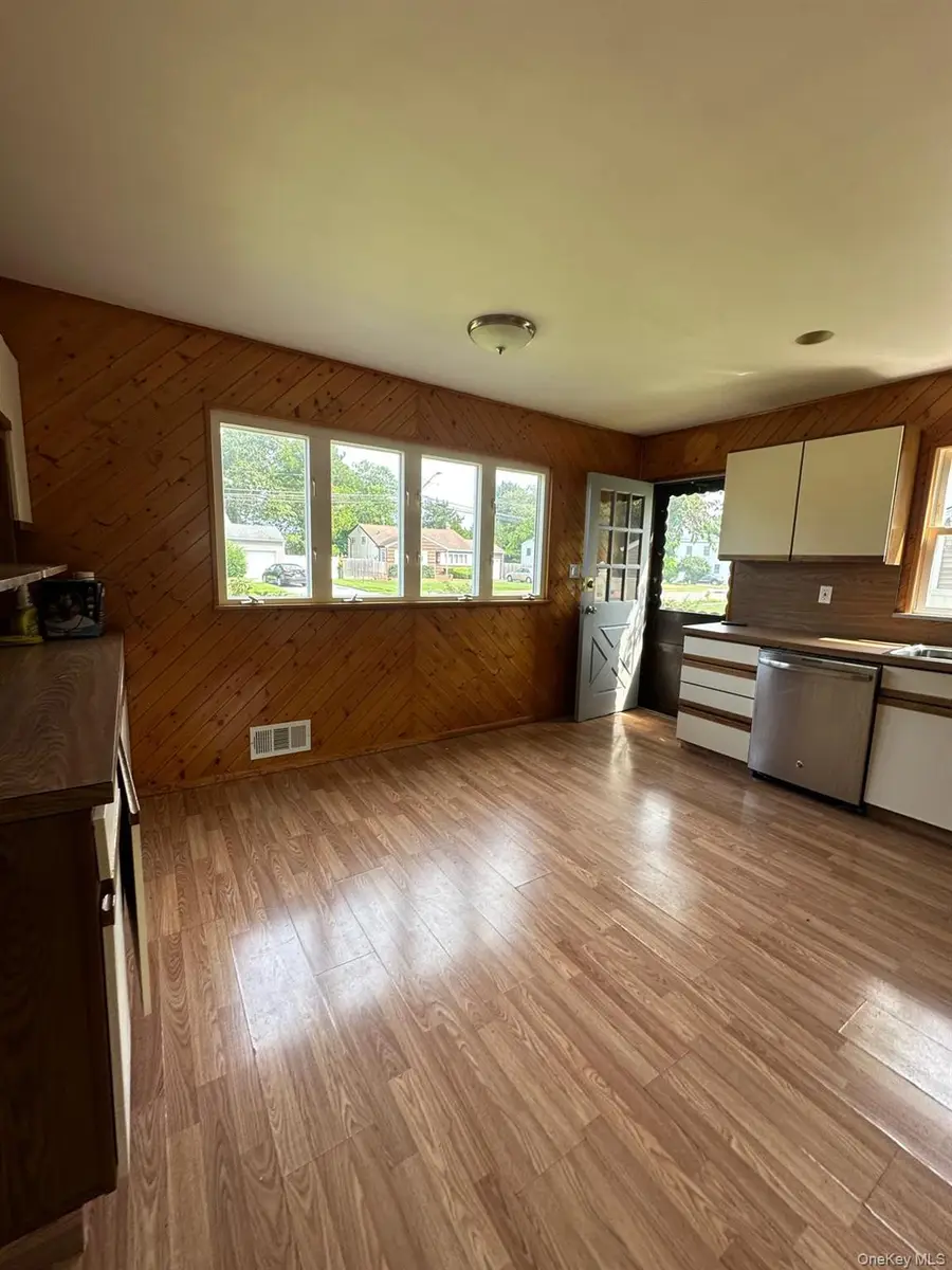 28 Glenda Drive, Deer Park, NY 11729 - Image #2