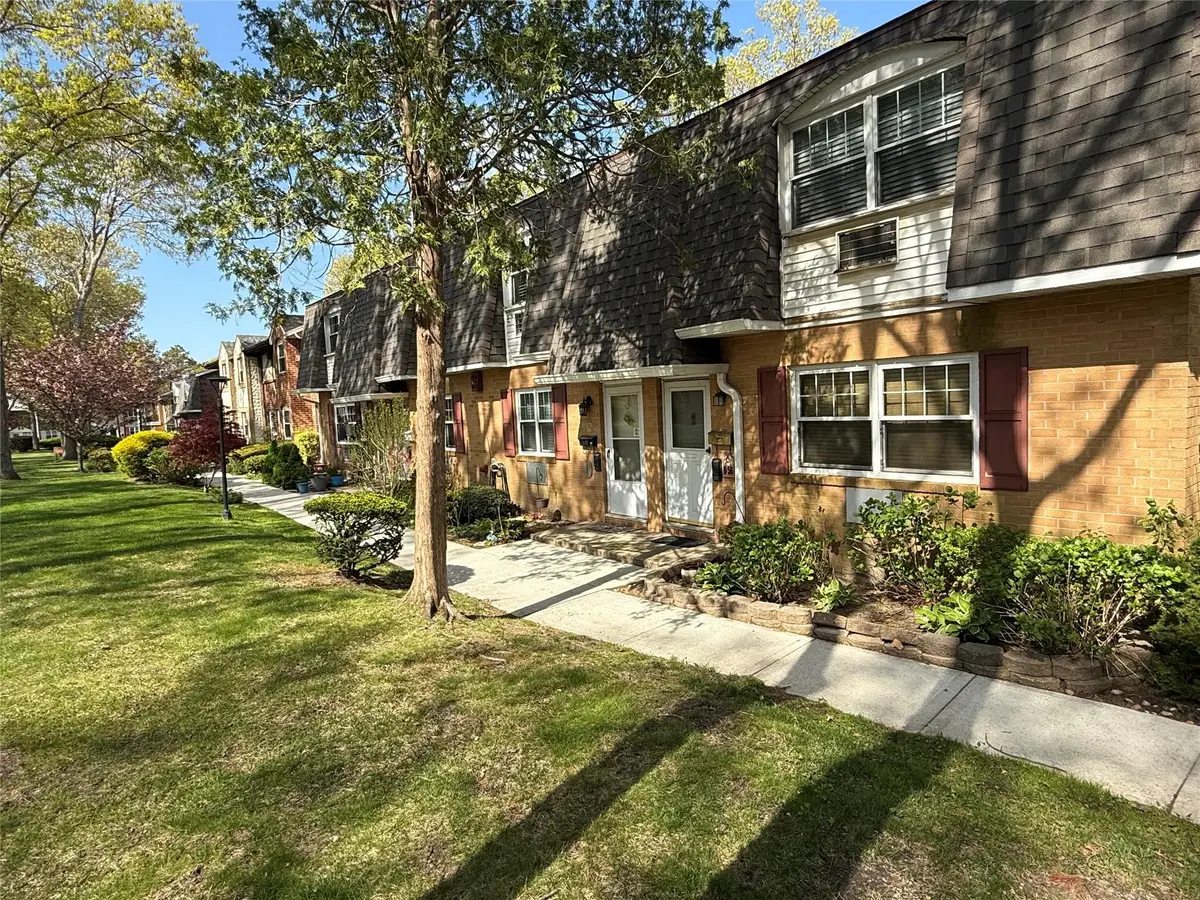 11 Glen Hollow #D56, Holtsville, NY 11742 - Image #1