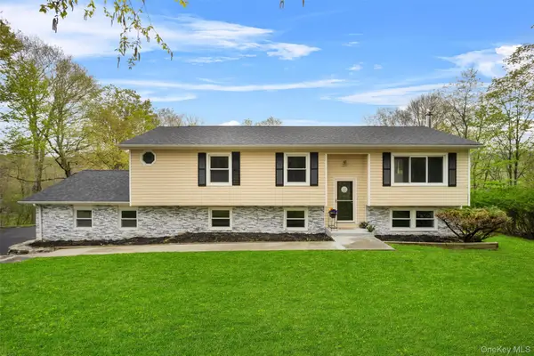 122 Susan Drive, Poughquag, NY 12570