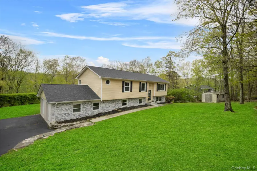 122 Susan Drive, Poughquag, NY 12570 - Image #2