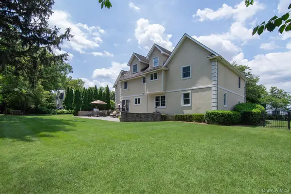 668 Francis Street, Pelham, NY 10803