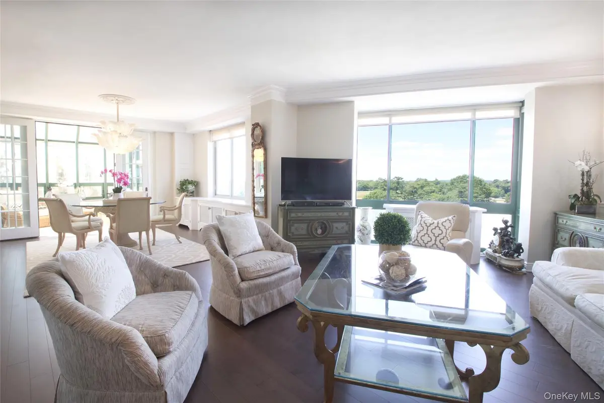 111 Cherry Valley Avenue #PH 6, Garden City, NY 11530 - Image #1