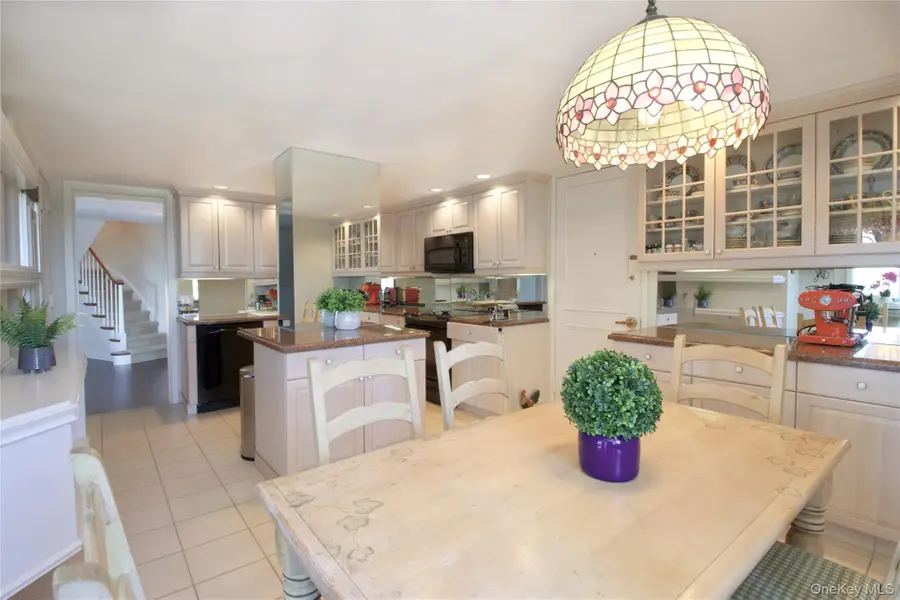 111 Cherry Valley Avenue #PH 6, Garden City, NY 11530 - Image #3