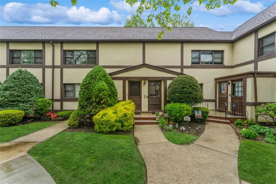 274 Cherry Valley Avenue #B-2, Garden City, NY 11530 - Image #2