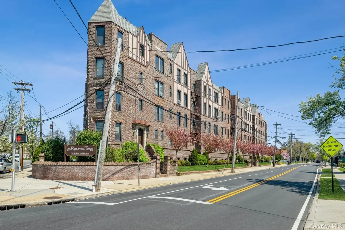 12 Hempstead Ave #4D, Rockville Centre, NY 11570 - Image #1