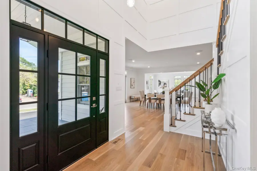 10 Threepence Drive, Melville, NY 11747 - Image #3