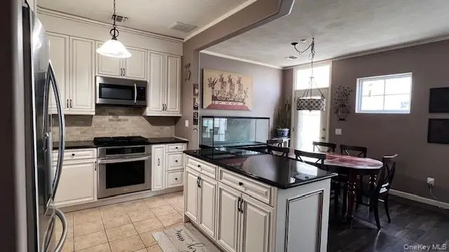 205 Beach Breeze Place, Arverne, NY 11692 - Image #2