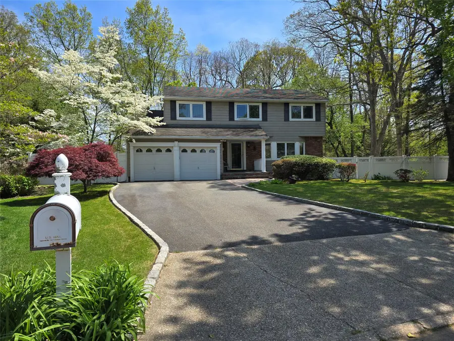 9 Nolan Court, Hauppauge, NY 11788 - Image #2