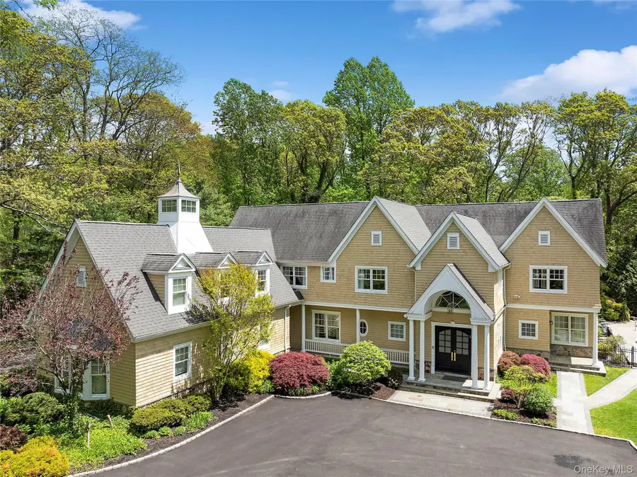 1608 Stewart Lane, Laurel Hollow, NY 11791 - Image #2