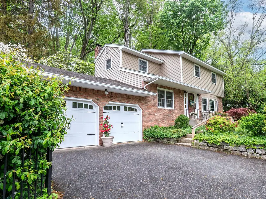348 Littleworth Lane, Sea Cliff, NY 11579 - Image #2