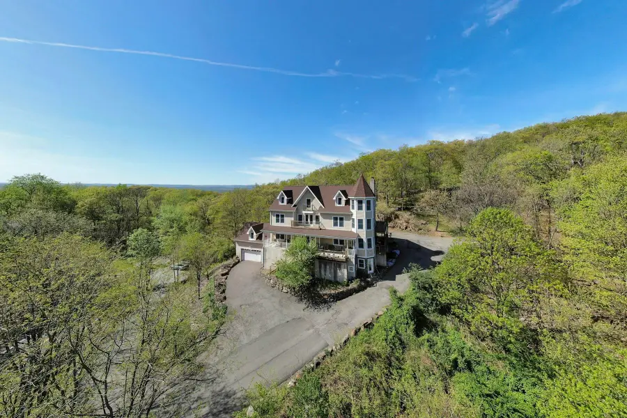 405 Christian Herald Road, Valley Cottage, NY 10989 - Image #2