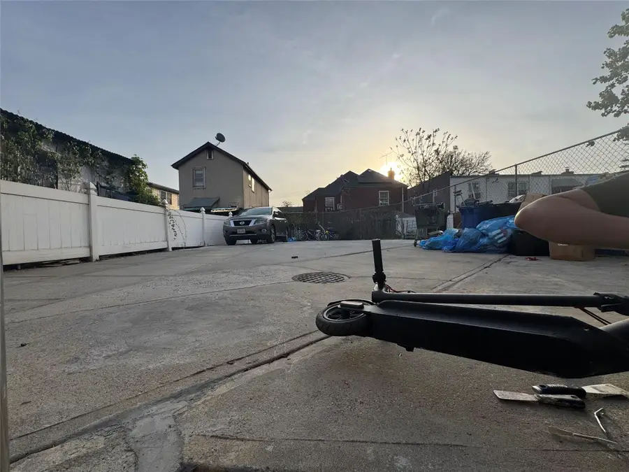 24-20 94 Street, East Elmhurst, NY 11369 - Image #3