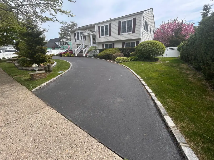 36 Shore Drive W, Copiague, NY 11726 - Image #2