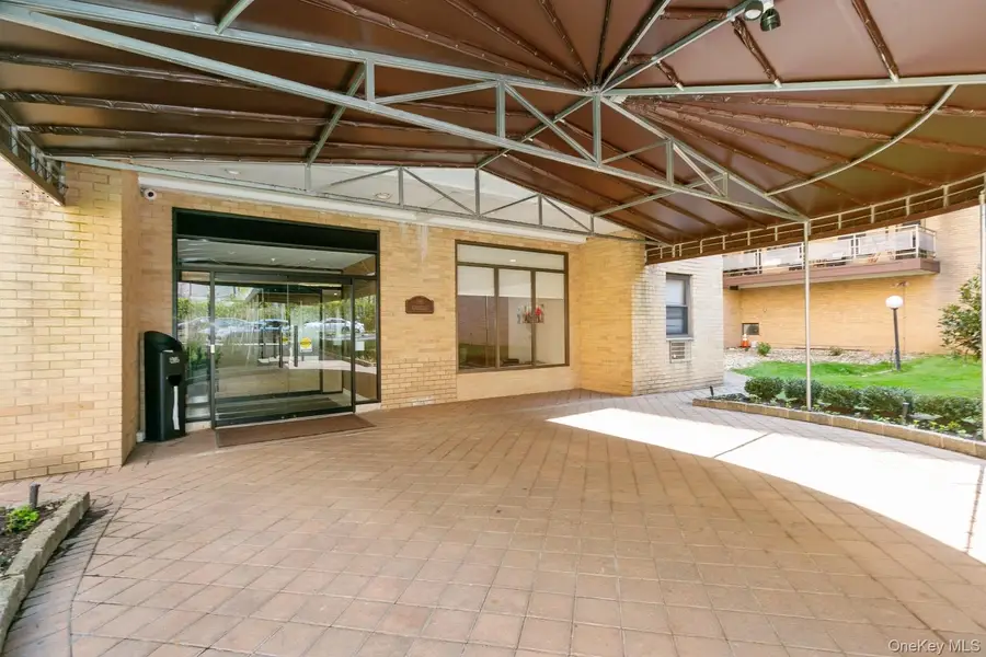 40 Stoner Avenue #2F, Great Neck Plaza, NY 11021 - Image #2