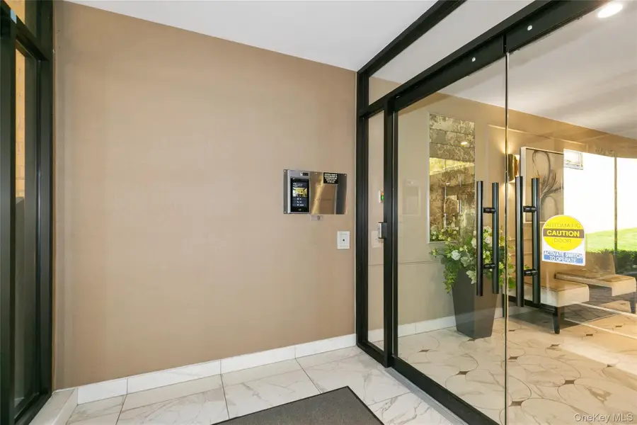 40 Stoner Avenue #2F, Great Neck Plaza, NY 11021 - Image #3