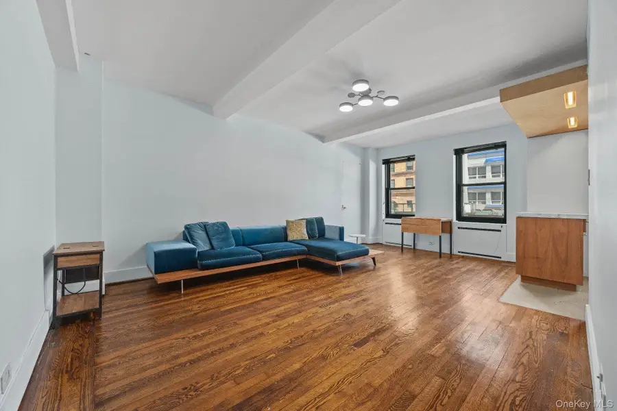 300 W 23rd Street #2K, Manhattan, NY 10011 - Image #2