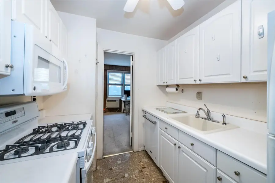 1841 Central Park Avenue #8E, Yonkers, NY 10710 - Image #2