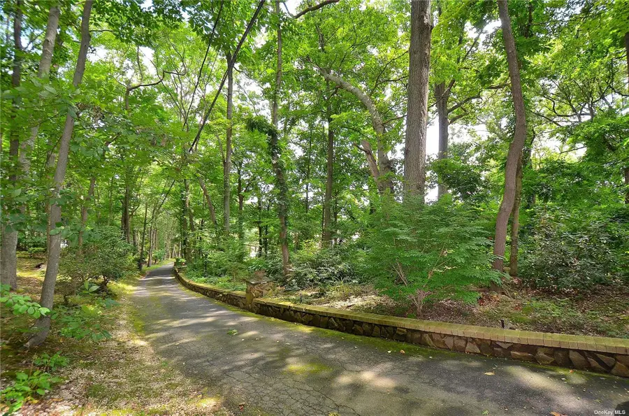 85 Dix Hills Road, Huntington, NY 11743 - Image #2