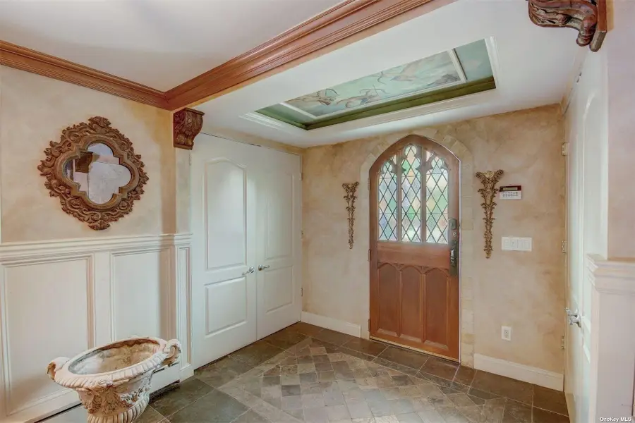 85 Dix Hills Road, Huntington, NY 11743 - Image #3