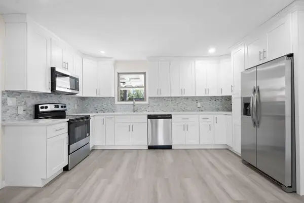 84 E 19th Street, Huntington Station, NY 11746