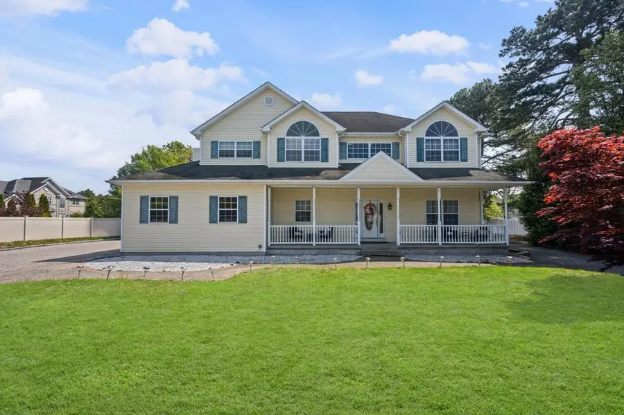 4 Taylor Lane, Medford, NY 11763 - Image #2