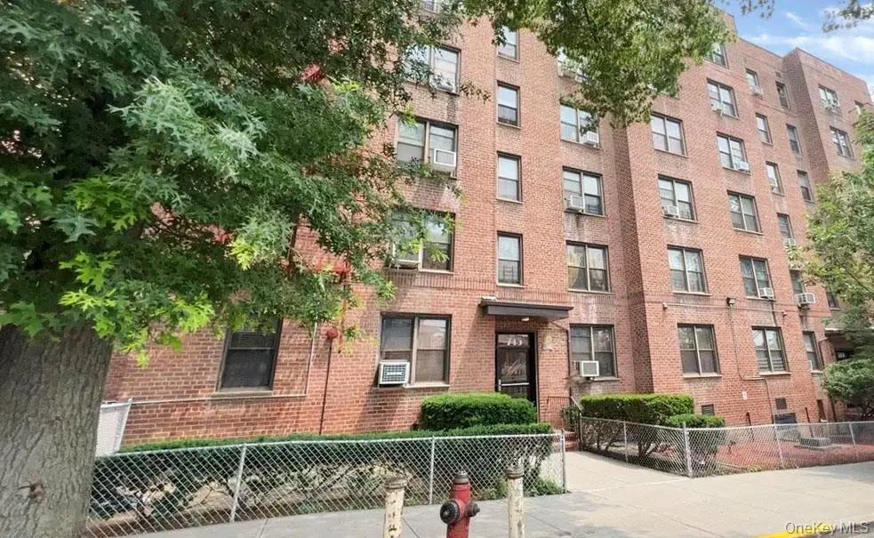 745 E 231 Street #1F, Bronx, NY 10466 - Image #1