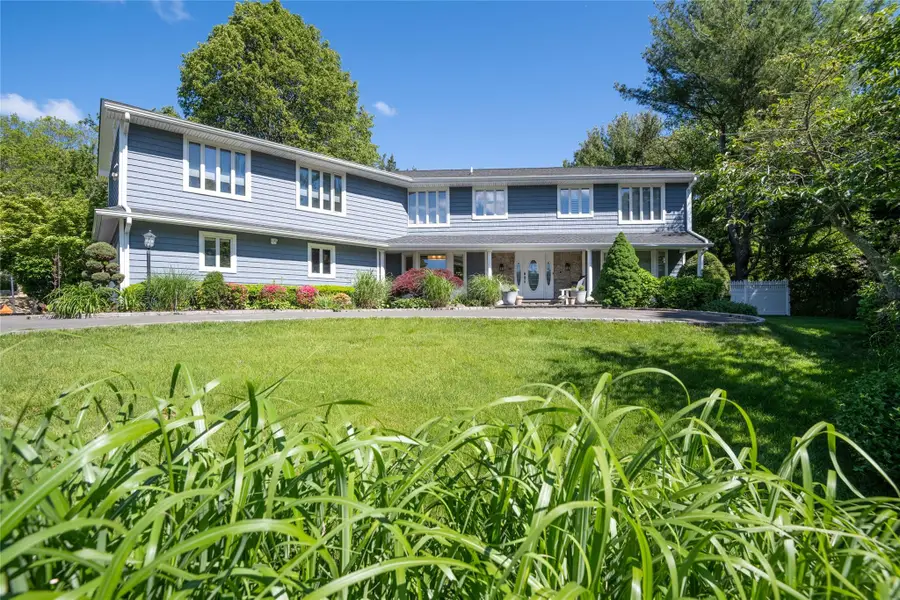 1 Anvil Court, Dix Hills, NY 11746 - Image #2