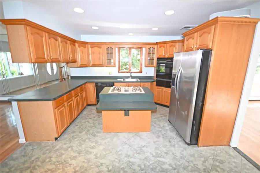 2198 Willow Street, Wantagh, NY 11793 - Image #2