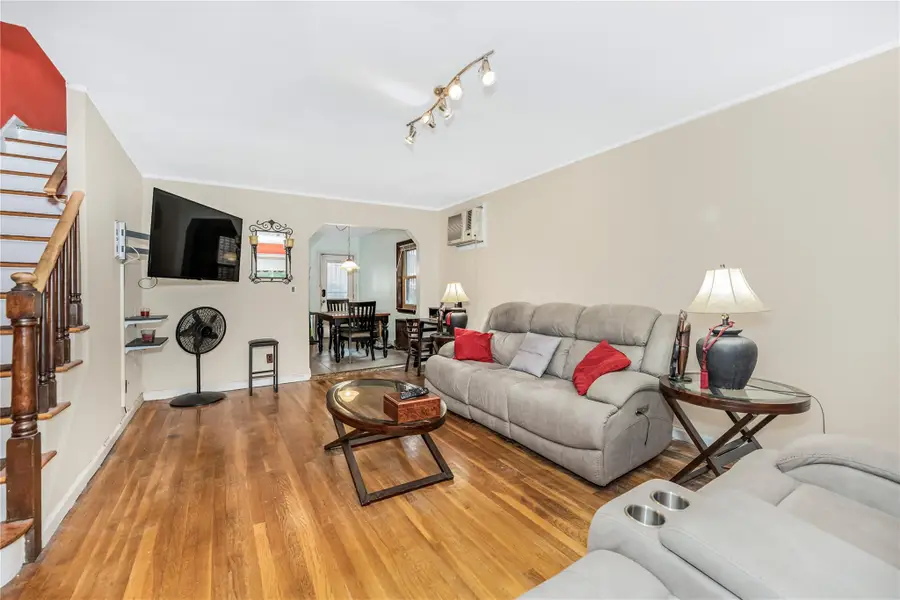 2733 Tenbroeck Avenue, Bronx, NY 10469 - Image #2