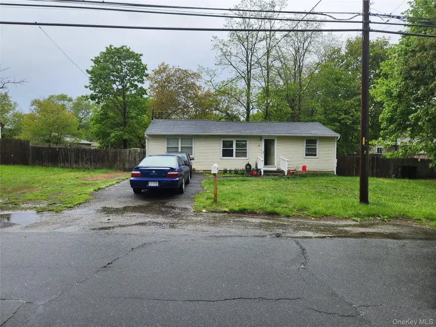 548 Taylor Avenue, East Patchogue, NY 11772 - Image #2