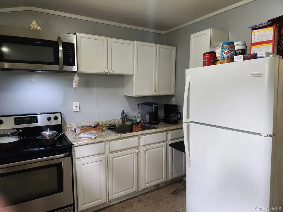 548 Taylor Avenue, East Patchogue, NY 11772 - Image #3