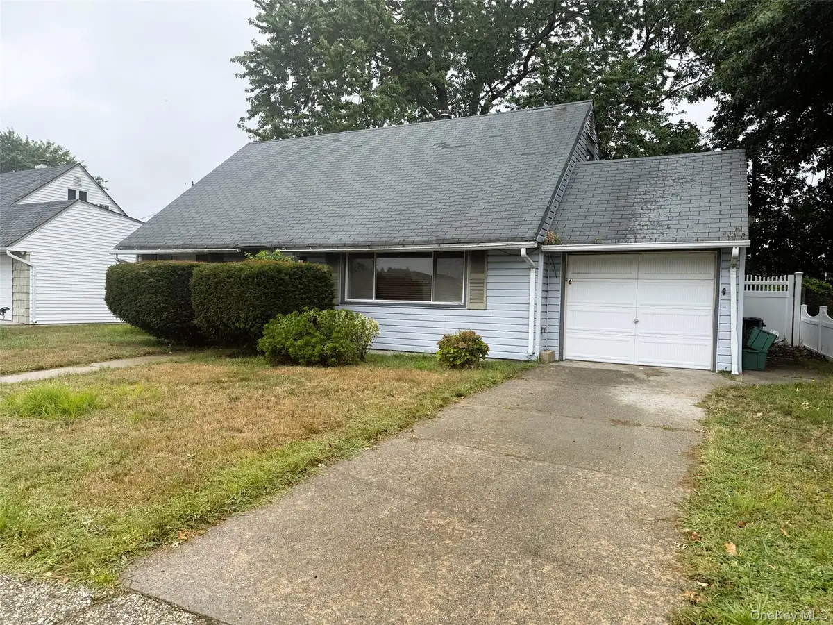 3157 Brixton Lane, Levittown, NY 11756 - Image #1