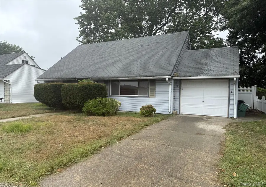 3157 Brixton Lane, Levittown, NY 11756 - Image #3