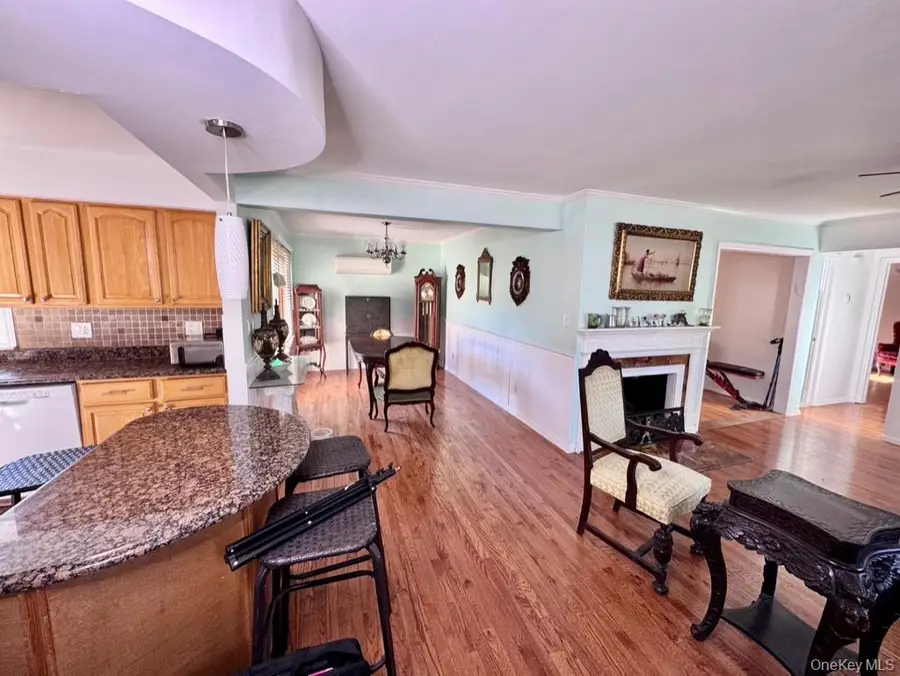 980 Siems Court, North Bellmore, NY 11710 - Image #3