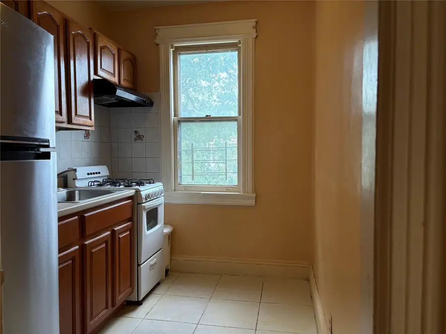 87-38 94th Street, Woodhaven, NY 11421 - Image #2