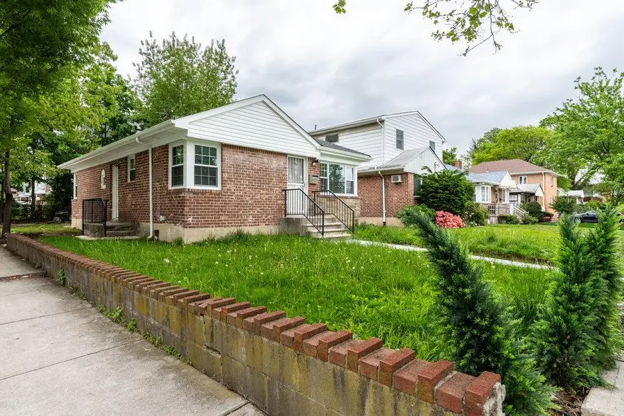 166-03 69 Avenue, Fresh Meadows, NY 11366 - Image #2