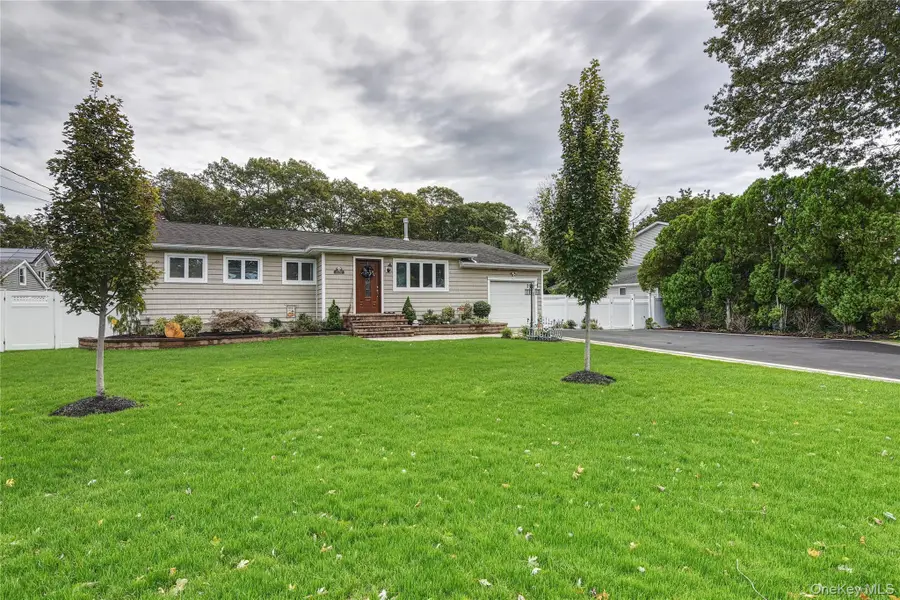 2287 Feuereisen Avenue, Ronkonkoma, NY 11779 - Image #3